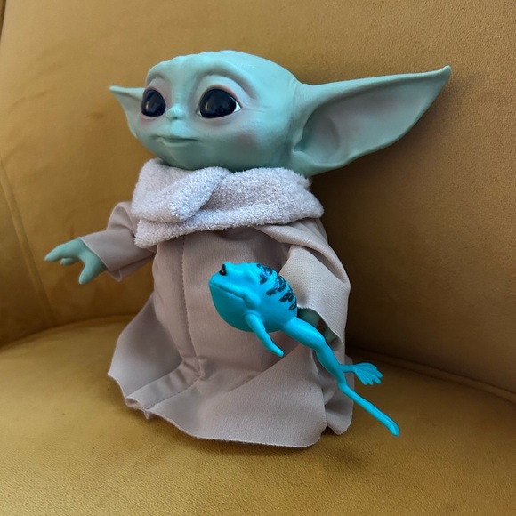 Baby Yoda Plush Toy with Frog Companion - Picture 3 of 9